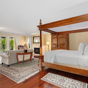 Superior King Suite