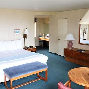 Pool King Room