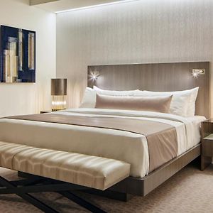 Superior King Suite