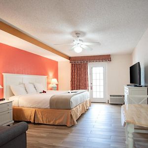 Island Sun Inn & Suites - Venice, Florida Historic Downtown & Beach Getaway