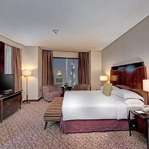 Spacious One-Bedroom Upper Floors King Suite