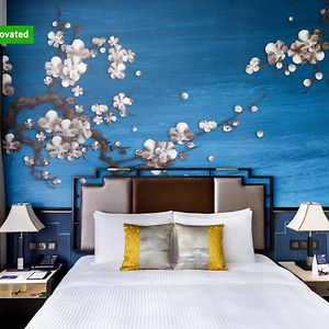 Signature Queen Room