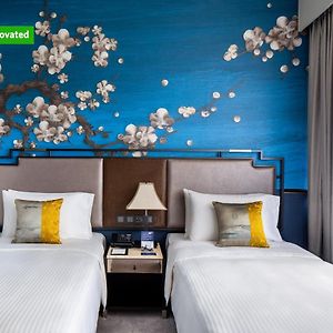 Signature Twin Room