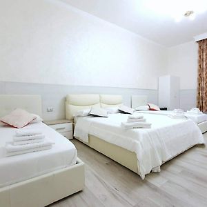 Oscar Suite Home