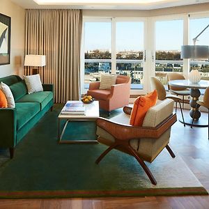 Luxury One-Bedroom Apartment