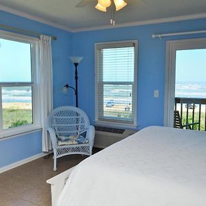 Corner Studio Ocean Front King
