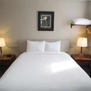 Economy Queen Room