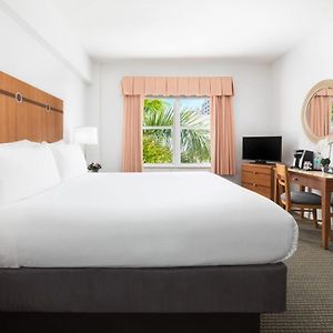 South Seas Classic Room Queen Bed
