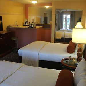 Deluxe Family Suite