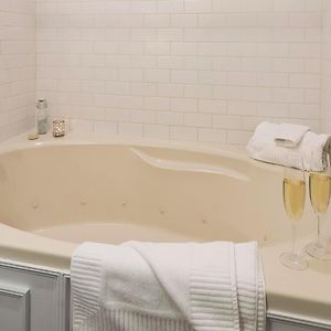 Queen Suite