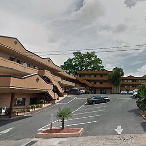 University Inn And Suites Tallahassee