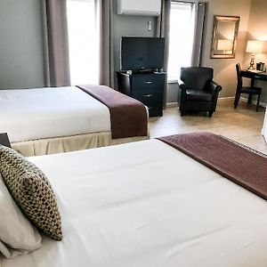 Standard Queen Room