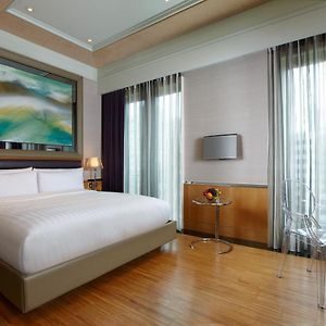 Grand Deluxe King Room