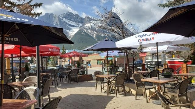 The Wood Restaurant and Lounge