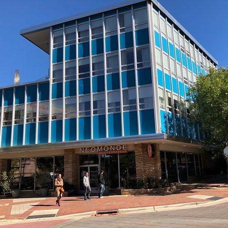 Neomonde Mediterranean