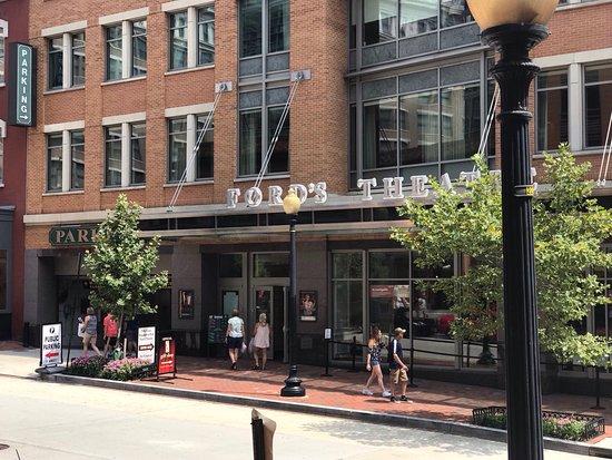 Lincoln's Waffle Shop