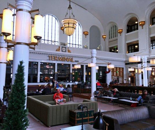 Snooze an A.M. Eatery