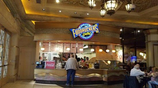 Fuddruckers