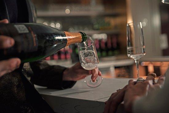 Giggly Champagne & Wine Bar