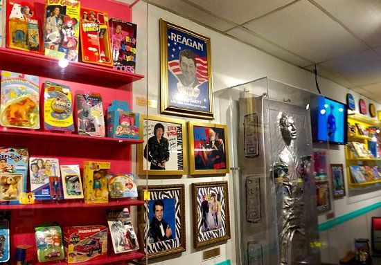 Totally 80's Pizza & Museum