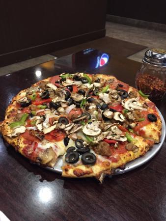 Pizanos Pizza Downtown Reno