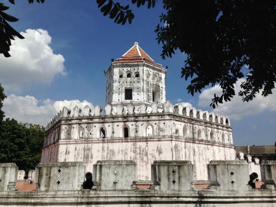 Santichaiprakarn Park