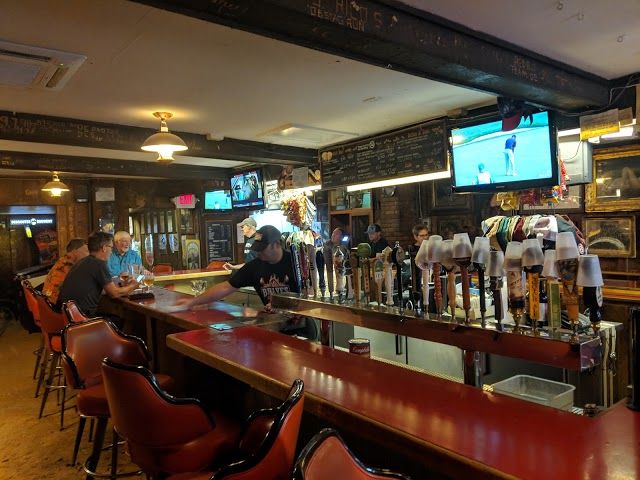 Moose's Saloon