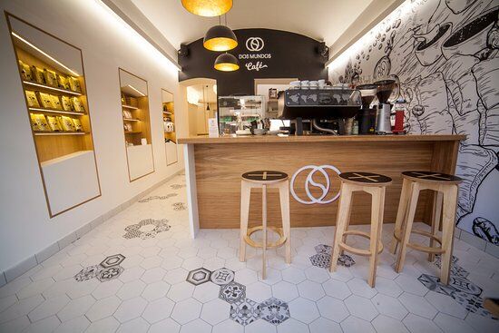 Dos Mundos Cafe